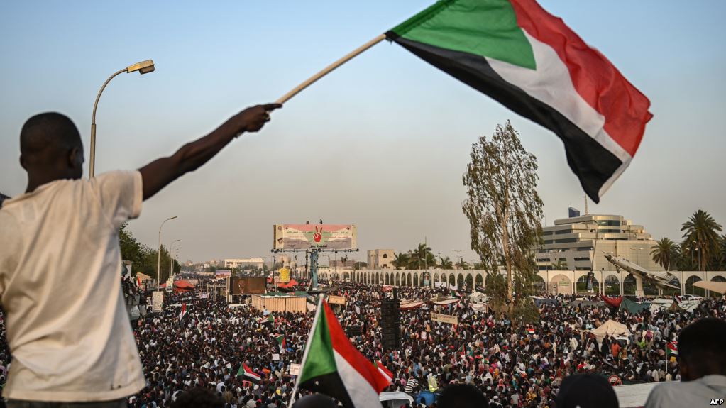 قوى التغيير السودانية تهاجم المجلس العسكري بعد محاولات فض الاعتصام